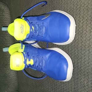 Nike womans golf shoes size 7.5